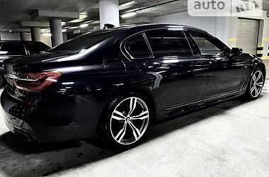 Седан BMW 7 Series 2017 в Киеве