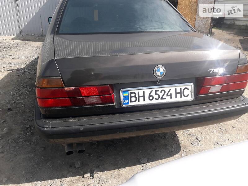 Седан BMW 7 Series 1987 в Одессе