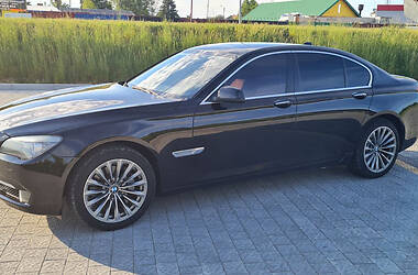 Седан BMW 7 Series 2011 в Стрию