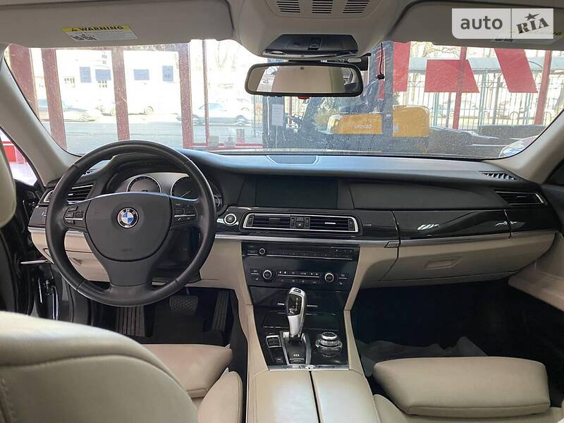 Седан BMW 7 Series 2010 в Одесі