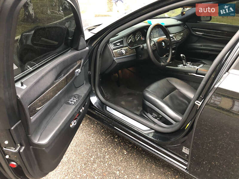 Седан BMW 7 Series 2012 в Черкасах