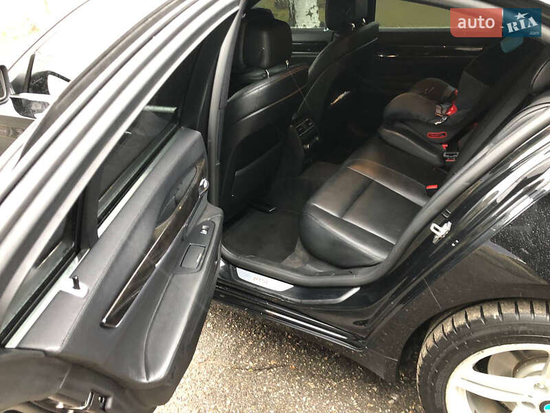 Седан BMW 7 Series 2012 в Черкасах