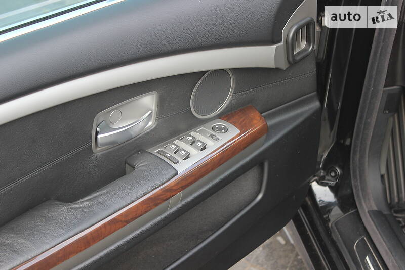 Седан BMW 7 Series 2005 в Днепре