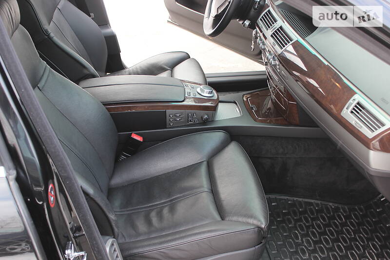 Седан BMW 7 Series 2005 в Днепре