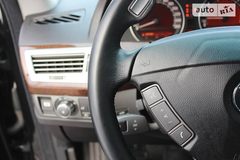 Седан BMW 7 Series 2005 в Днепре