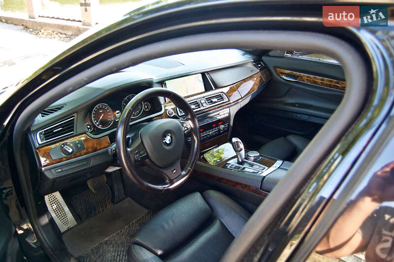 Седан BMW 7 Series 2015 в Кропивницькому
