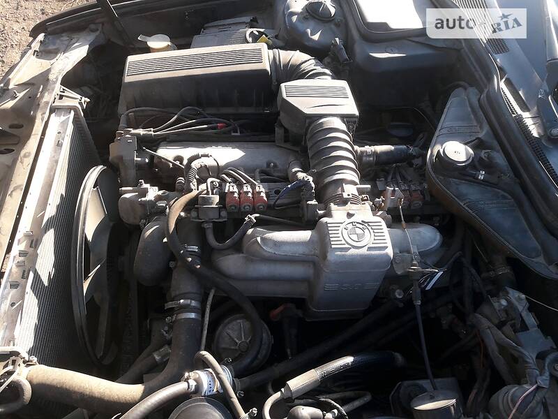Седан BMW 7 Series 1987 в Одессе