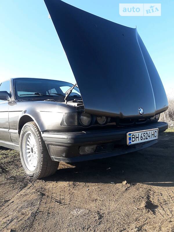 Седан BMW 7 Series 1987 в Одессе
