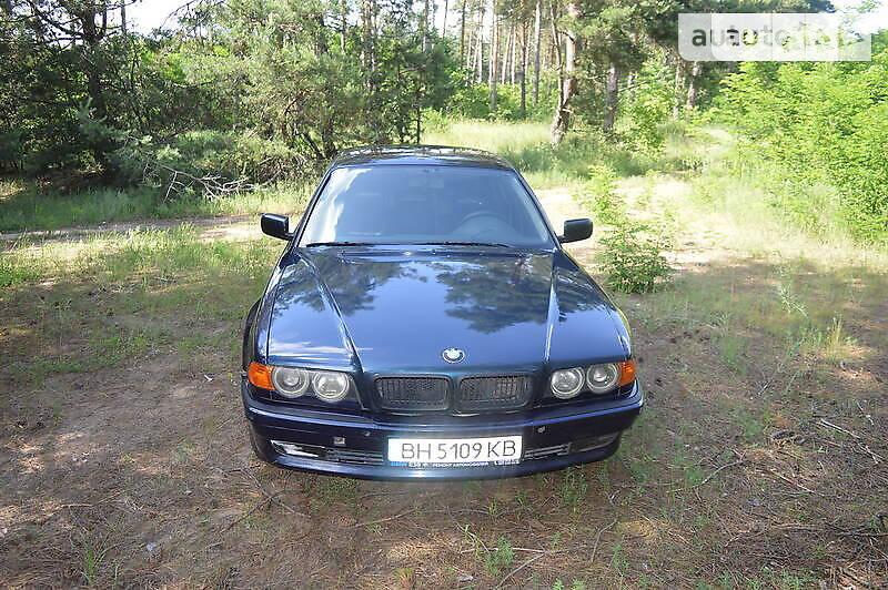 Седан BMW 7 Series 1995 в Саврани