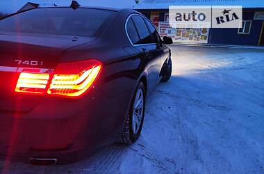 Седан BMW 7 Series 2012 в Сарнах