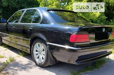 Седан BMW 7 Series 2000 в Кременчуге