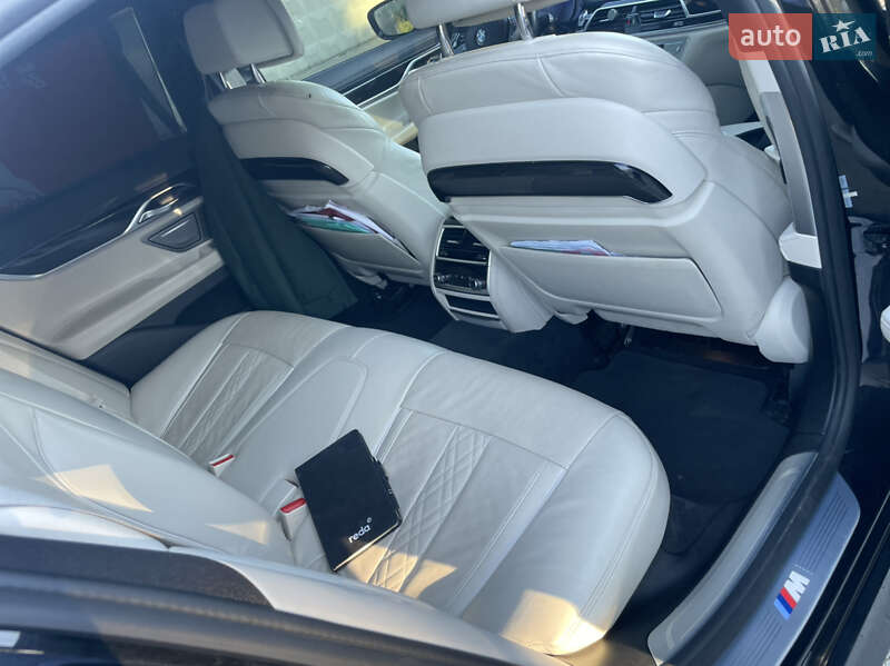 Седан BMW 7 Series 2015 в Ужгороде