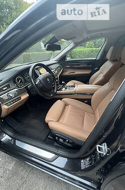 Седан BMW 7 Series 2014 в Тернополі