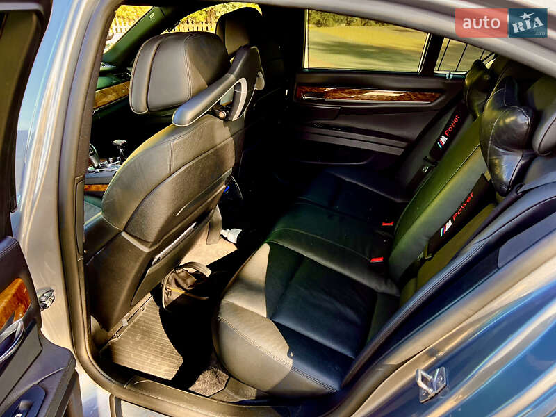 Седан BMW 7 Series 2009 в Тернополі