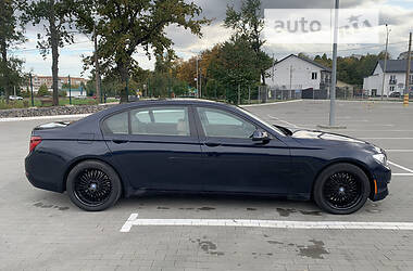 Седан BMW 7 Series 2013 в Умані