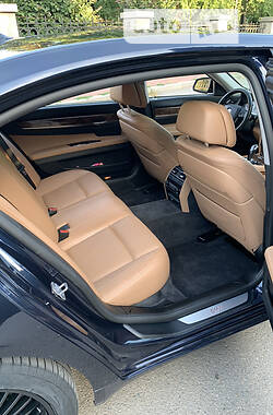 Седан BMW 7 Series 2013 в Умані