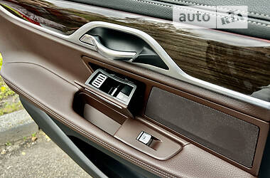 Седан BMW 7 Series 2017 в Киеве