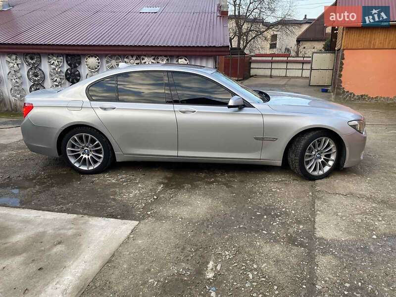 Седан BMW 7 Series 2011 в Рахові