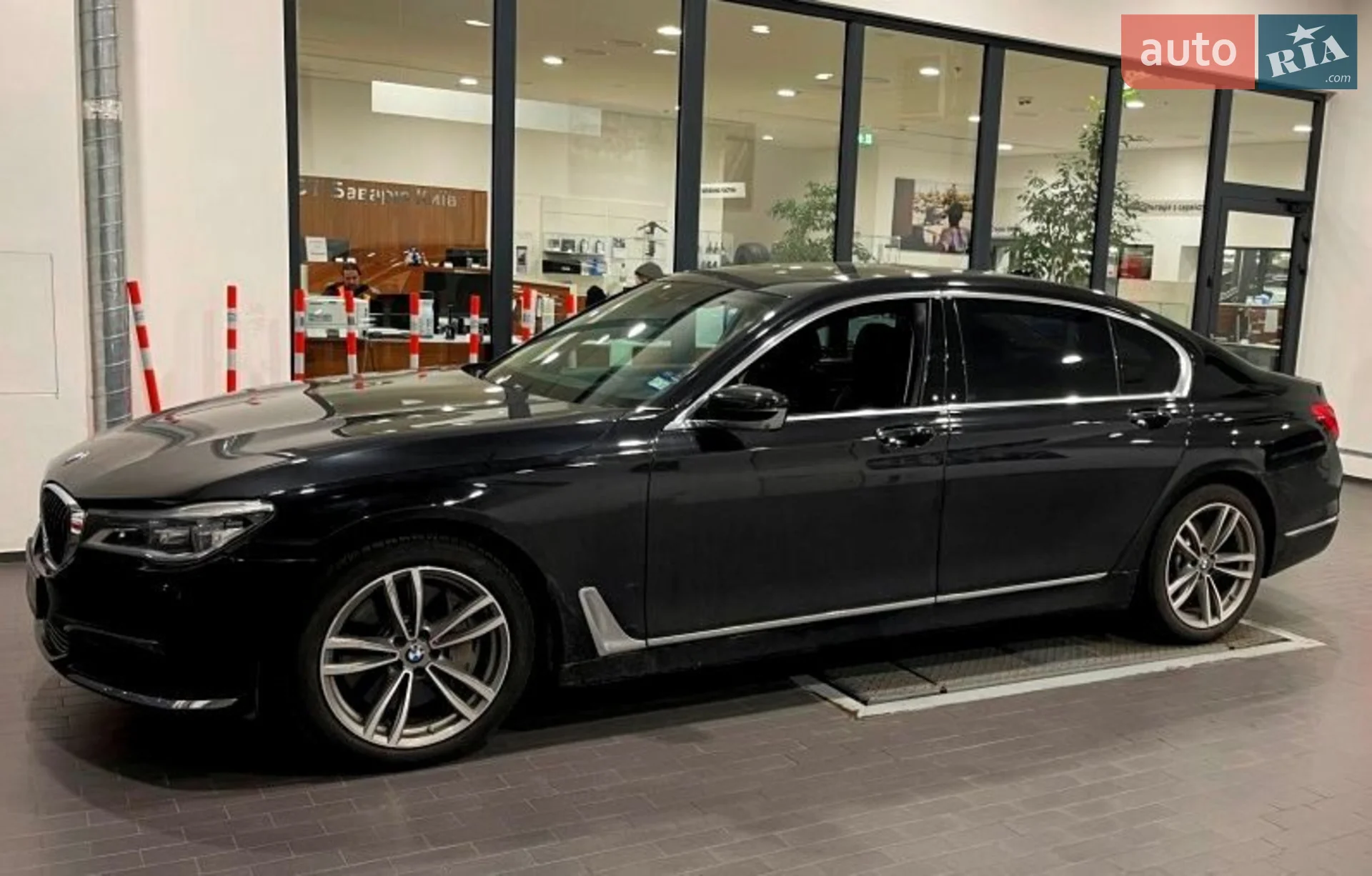 2016 BMW 7er - мініатюра 18