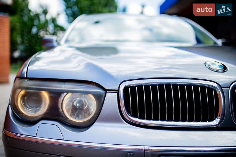 Седан BMW 7 Series 2003 в Новомосковську