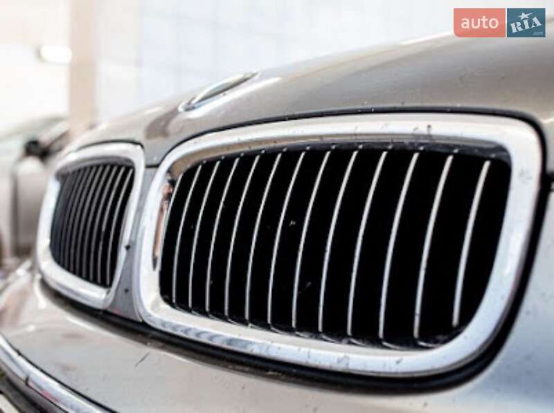 Седан BMW 7 Series 2003 в Новомосковську