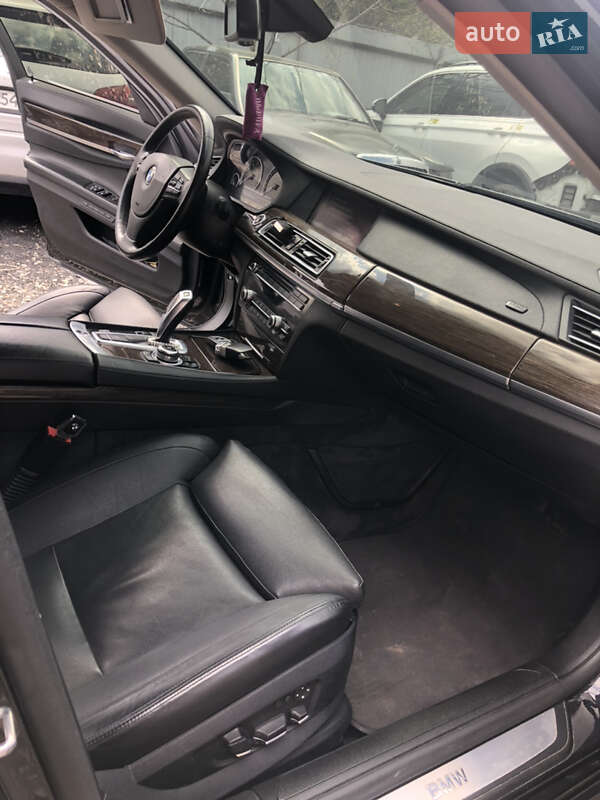 Седан BMW 7 Series 2010 в Івано-Франківську