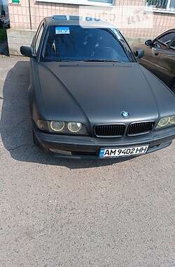 Седан BMW 7 Series 1997 в Чуднове
