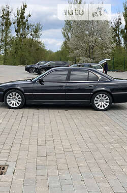 Седан BMW 7 Series 2000 в 