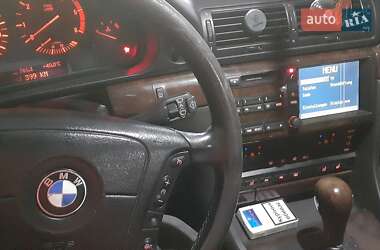 Седан BMW 7 Series 2000 в Тячеве