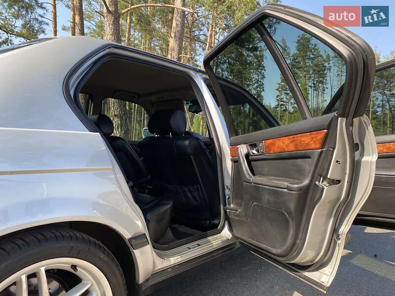 Седан BMW 7 Series 1993 в Киеве