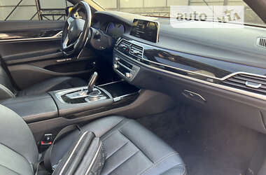 Седан BMW 7 Series 2017 в 