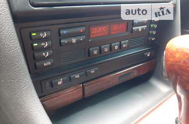 Седан BMW 7 Series 2000 в 