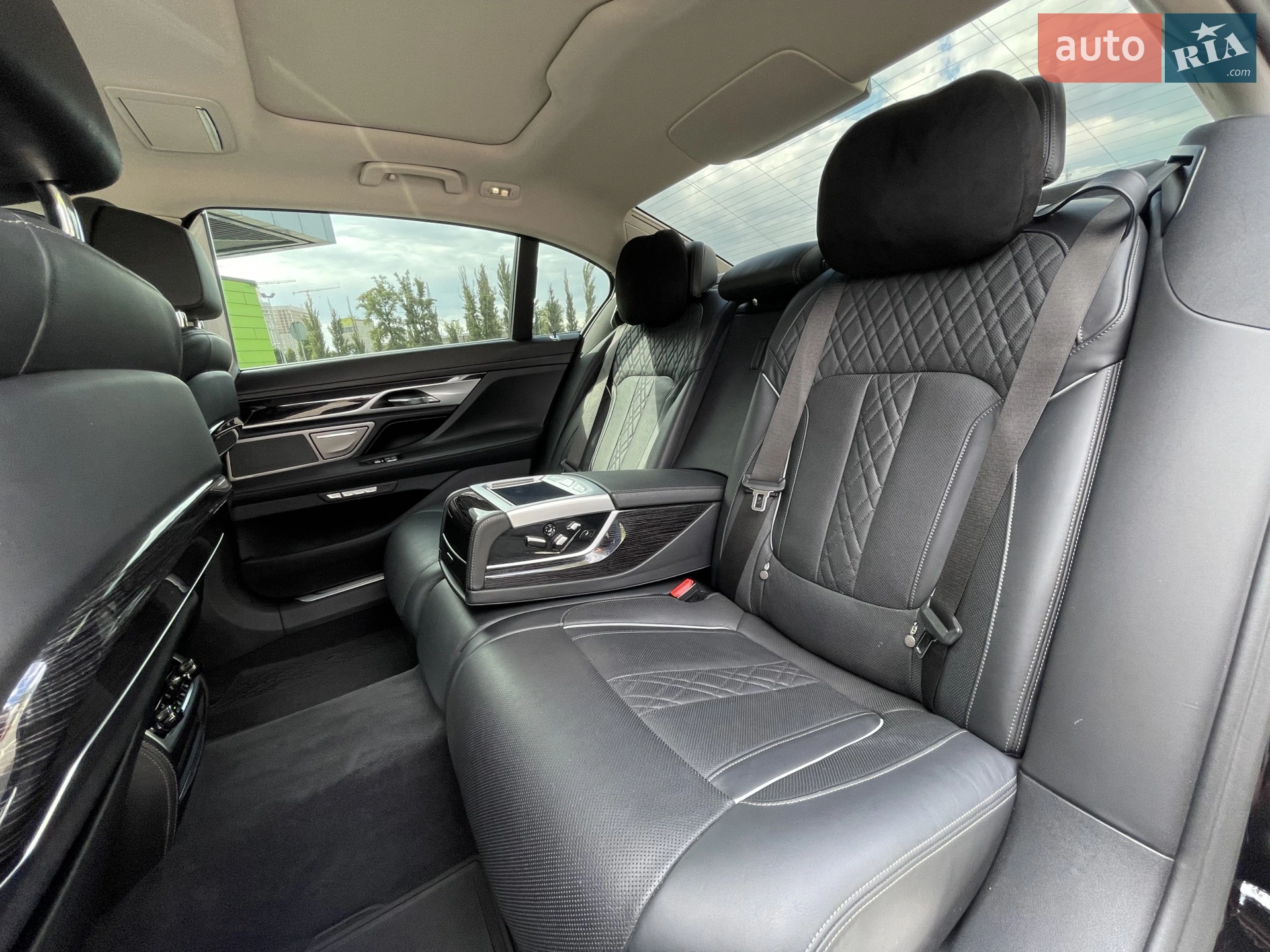 2017 BMW 7er - мініатюра 19