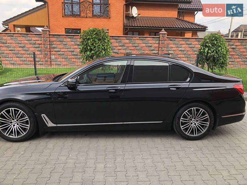 Седан BMW 7 Series 2015 в Рівному