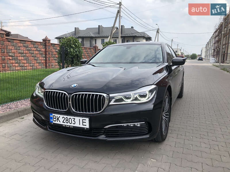 Седан BMW 7 Series 2015 в Рівному