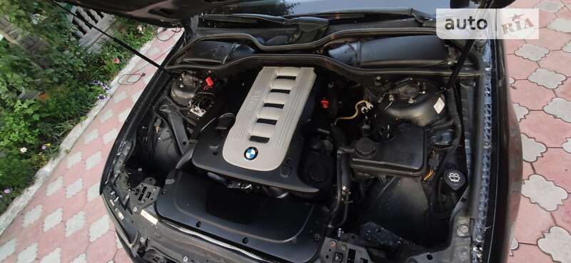 Седан BMW 7 Series 2004 в Романіву