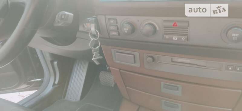 Седан BMW 7 Series 2004 в Романіву
