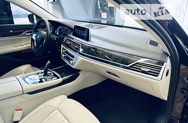 Седан BMW 7 Series 2017 в 