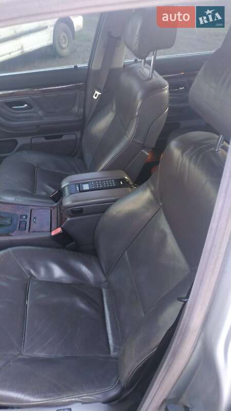 Седан BMW 7 Series 1997 в Днепре