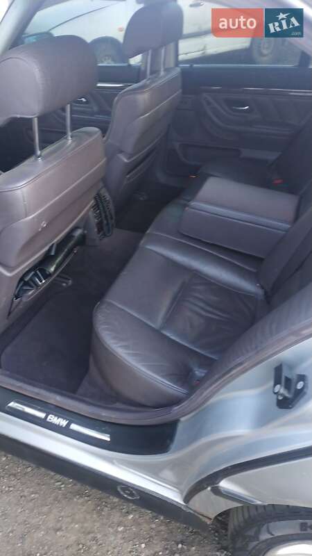 Седан BMW 7 Series 1997 в Днепре