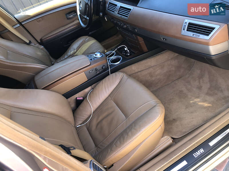 Седан BMW 7 Series 2004 в Києві