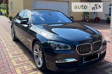 Седан BMW 7 Series 2015 в Рахове