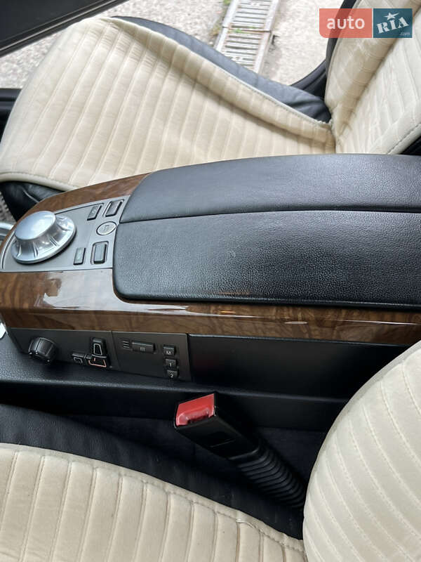 Седан BMW 7 Series 2004 в Самборі