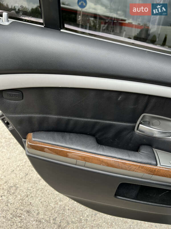 Седан BMW 7 Series 2004 в Самборі