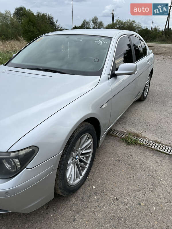 Седан BMW 7 Series 2004 в Самборі