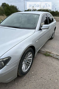 Седан BMW 7 Series 2004 в Самборе