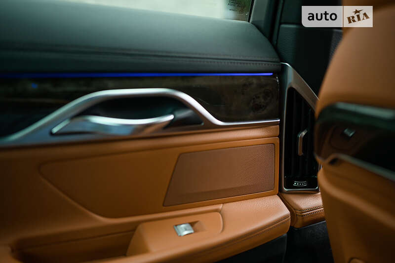 Седан BMW 7 Series 2016 в Ужгороде