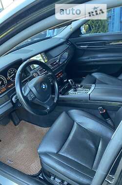 Седан BMW 7 Series 2011 в Львові