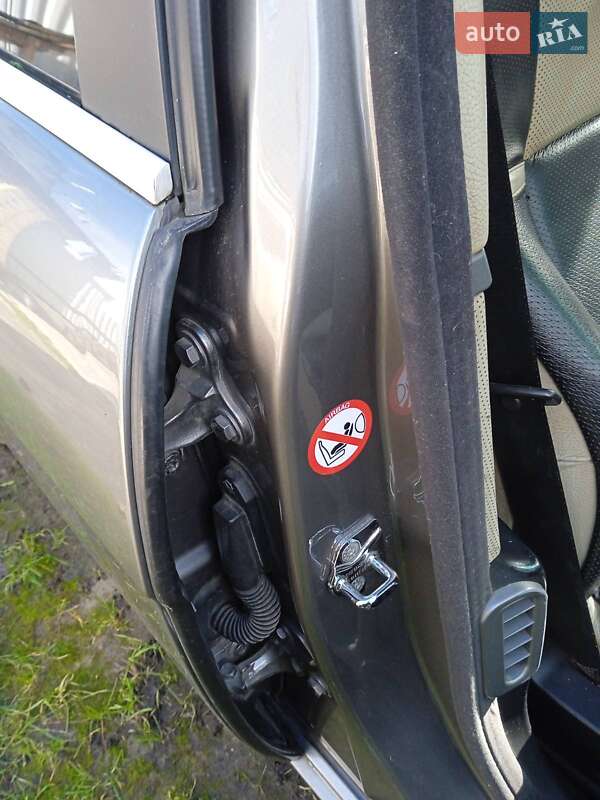 Седан BMW 7 Series 2002 в Львові