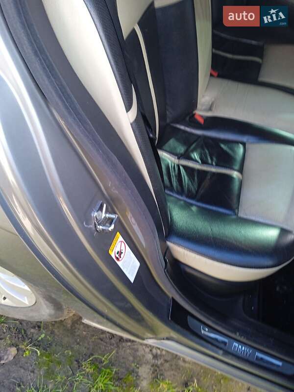 Седан BMW 7 Series 2002 в Львові